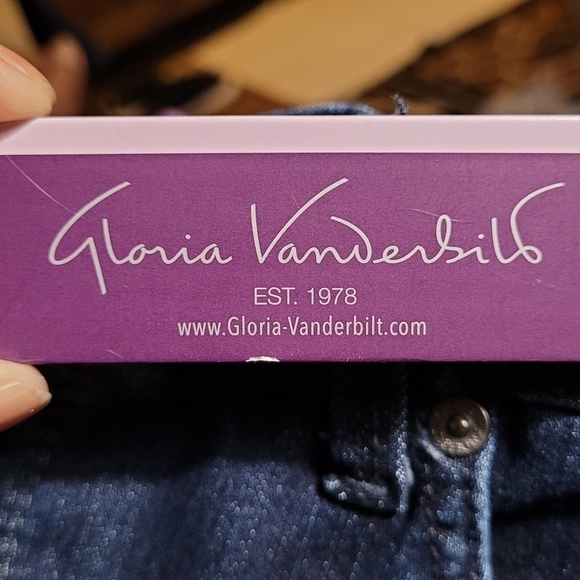 Gloria Vanderbilt Amanda Heritage Fit Tapered leg Classic Rise Jean 8 Short - Picture 7 of 12